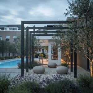 Dekoratives Aluprofil von ALURE Outdoorliving auf einer Terrasse mit Pool und elegantem Steingarten.