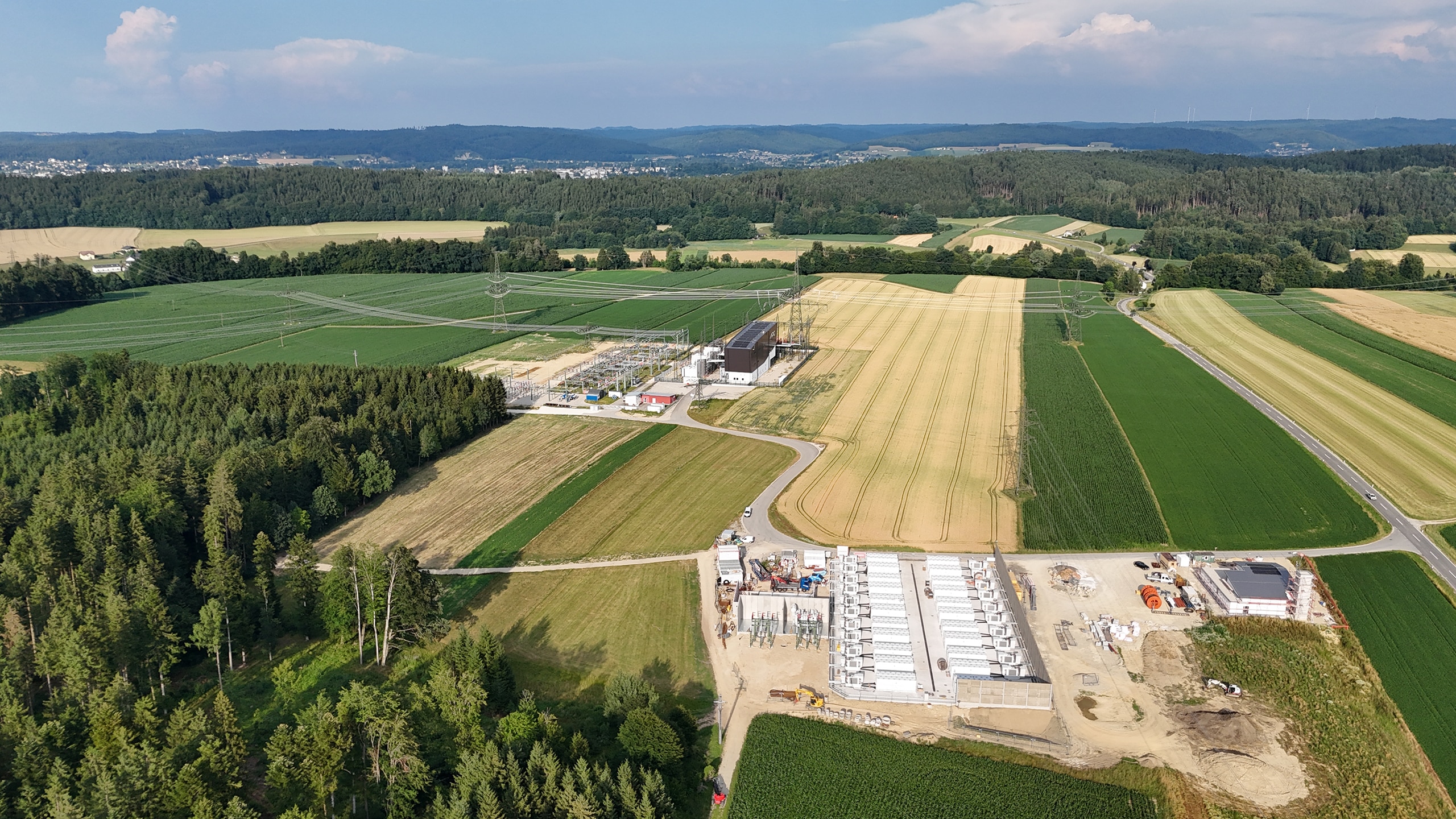 NGEN Austria zeigt die systemdienliche Batteriespeicheranlage in Wagenham mit rund 85 MW / 170 MWh.