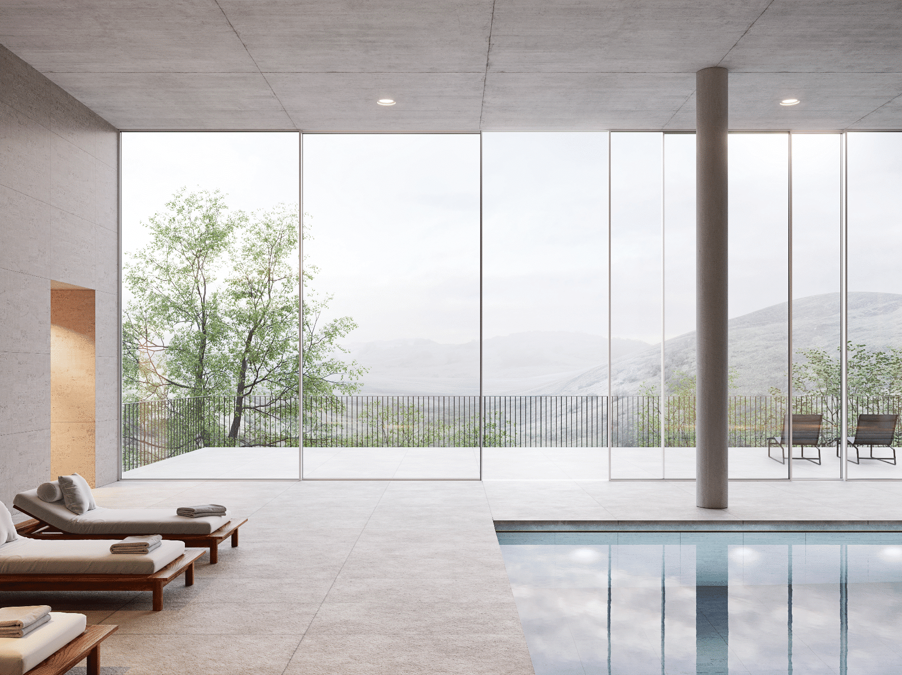 Solarlux zeigt einen hellen Wellnessbereich und Holzliegen mit heller Polsterauflage, einen Pool und barrierfreier Zugang zur Sonnenterrasse durch Glasschiebetüren.