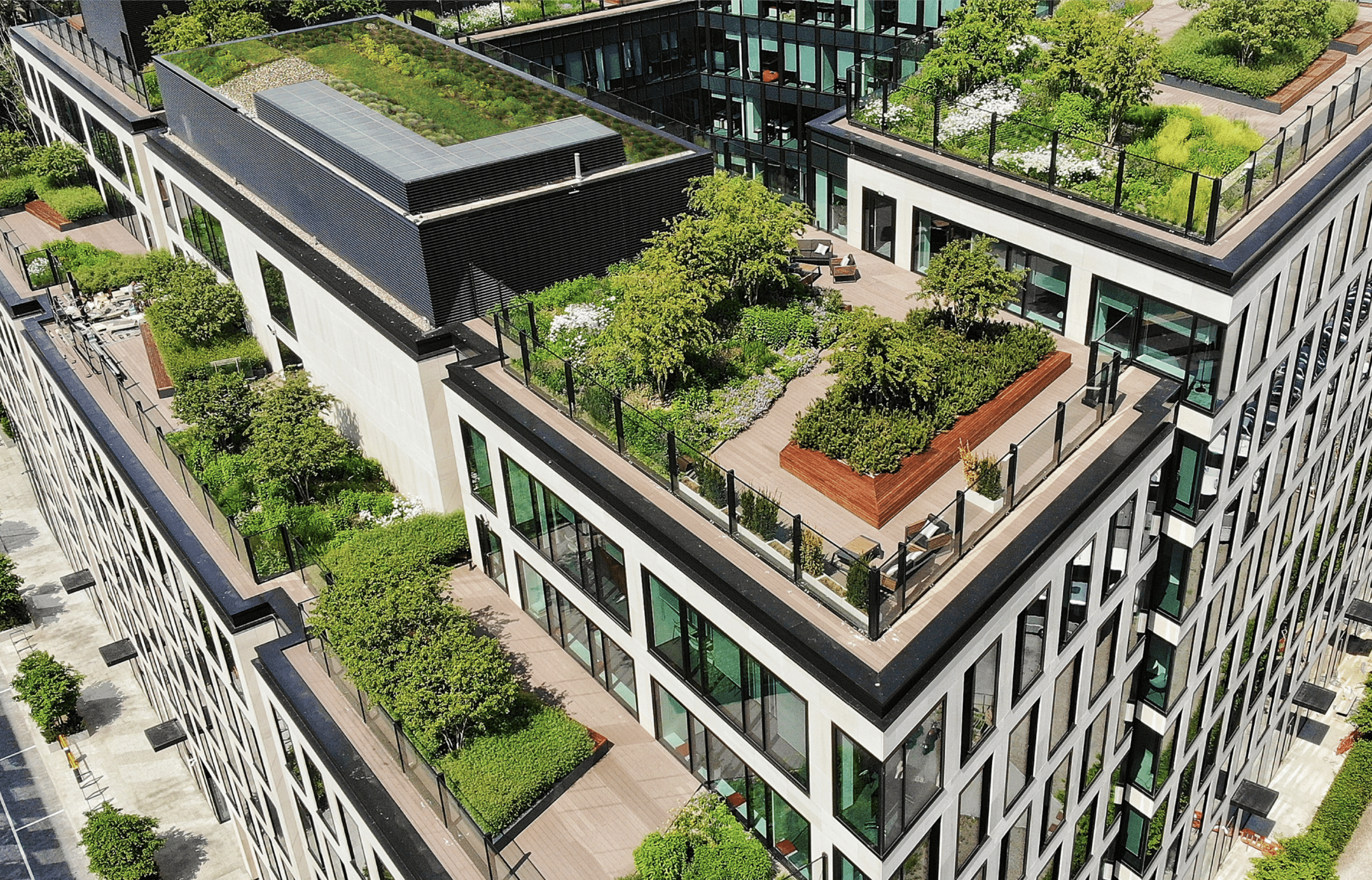 Bürogebäude mit Dachgarten und Dachbegrünung von ZinCo.